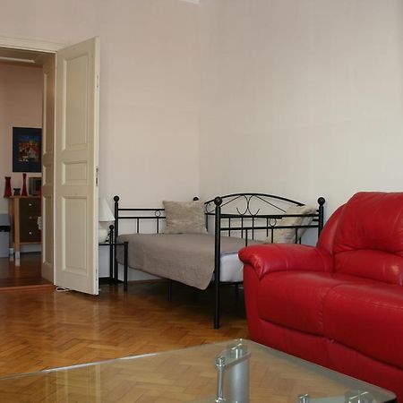 Apartment Balbinova Prag Eksteriør billede