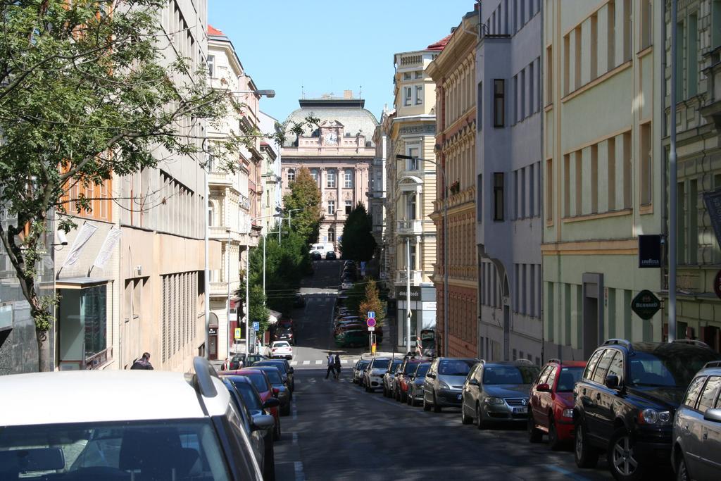 Apartment Balbinova Prag Eksteriør billede